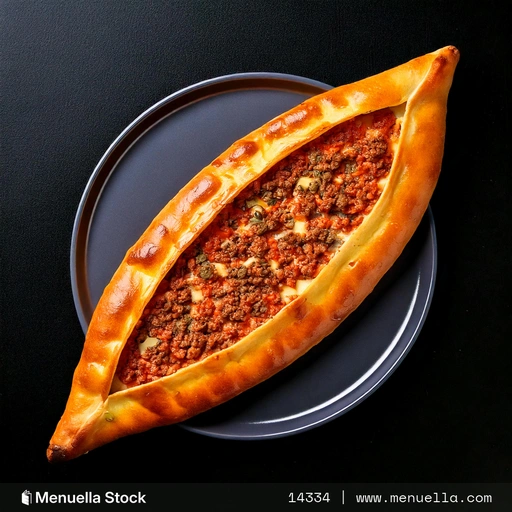 Pide mit Hackfleisch